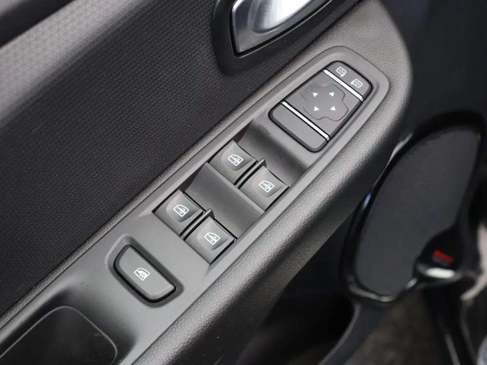 Renault Clio 90pk TCe Limited | Lichtmetalen velgen | Airco uit 2019, foto 17