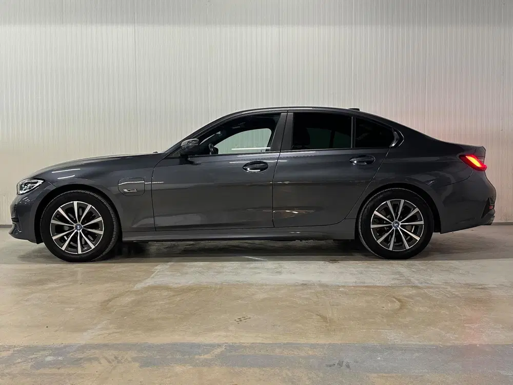 BMW 3-serie 320e Business Edition Plus uit 2022, foto 15
