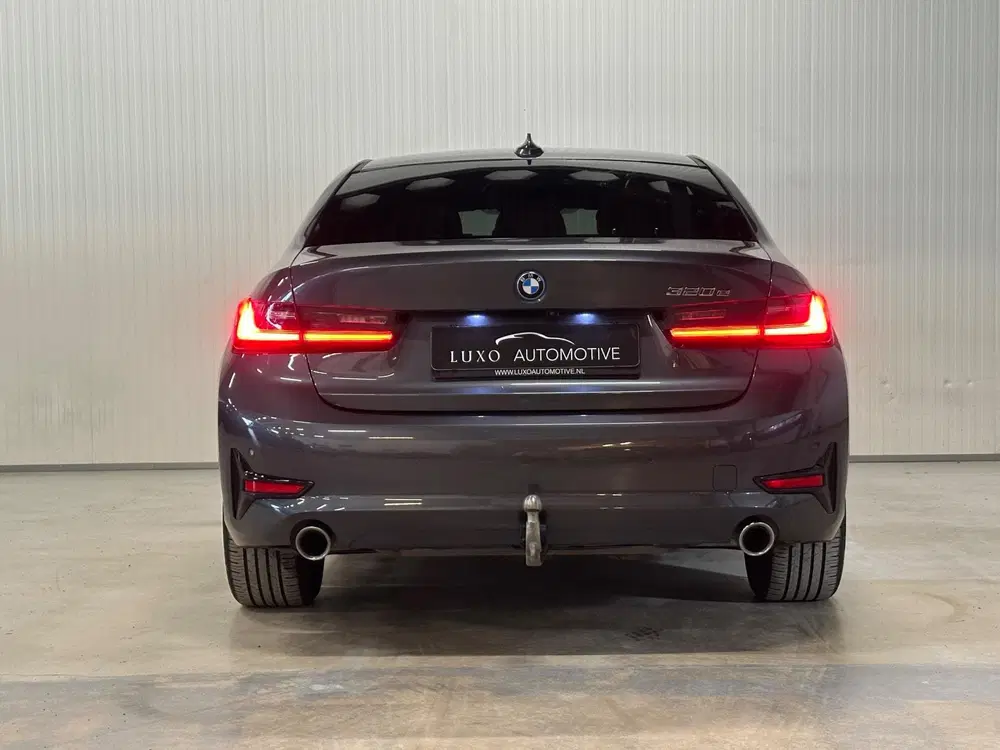 BMW 3-serie 320e Business Edition Plus uit 2022, foto 19