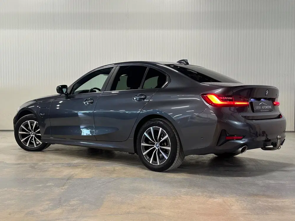 BMW 3-serie 320e Business Edition Plus uit 2022, foto 2