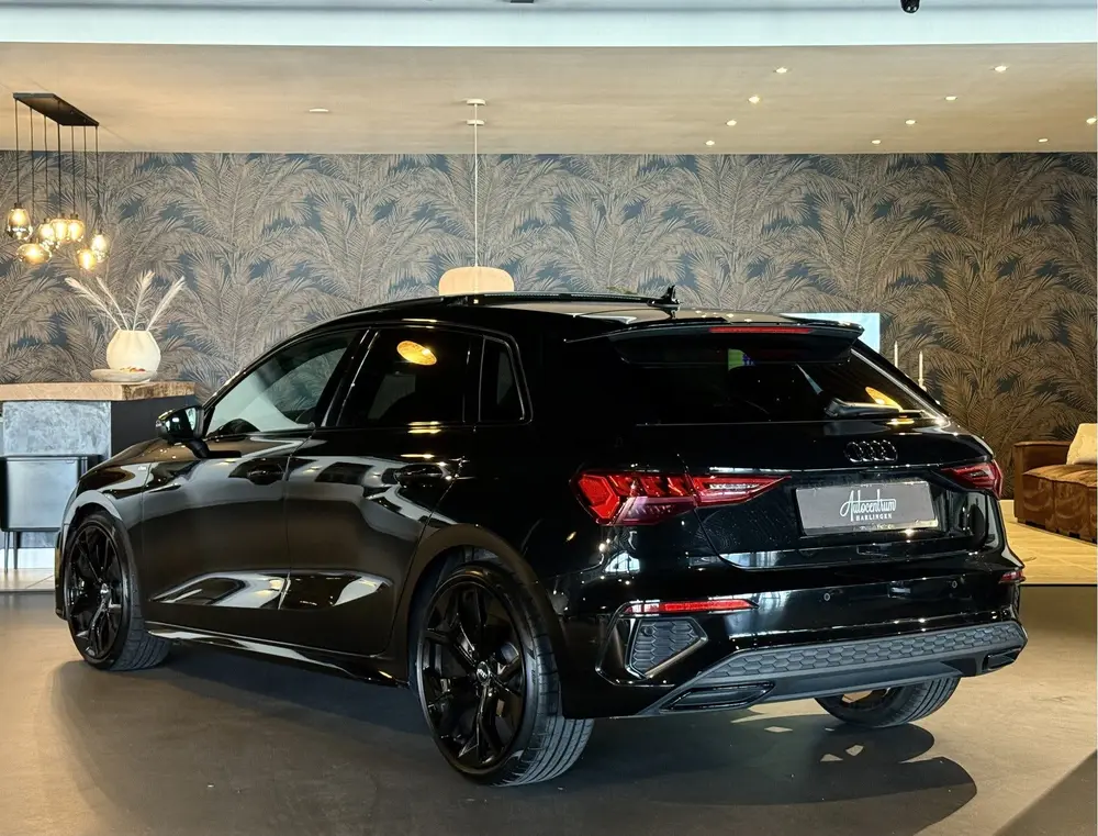 Audi A3 3x S-Line I Pano I RS I Black on Black uit 2022, foto 3