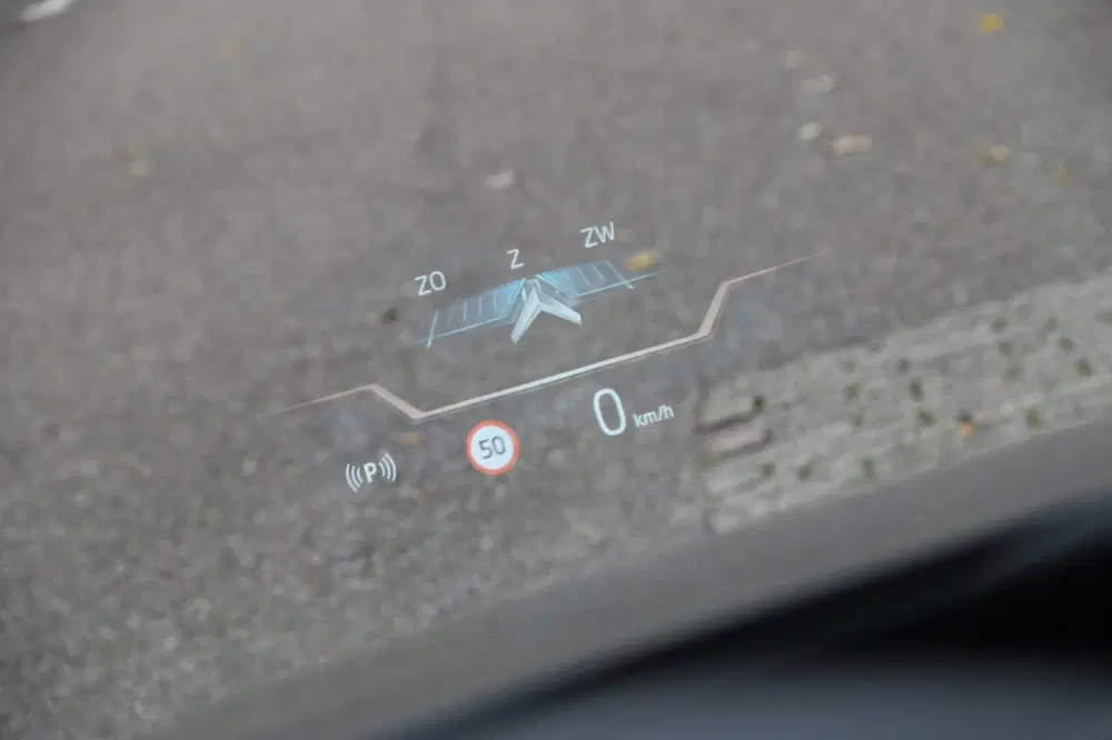 BMW 5-serie 520i M-PAKKET DEALER OND NL-AUTO NAP PANO uit 2024, foto 15