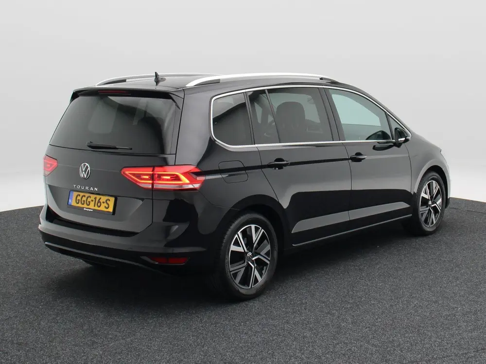 Volkswagen Touran 1.5 TSi 150Pk Highline 7p | Stoelverwarmin uit 2023, foto 2