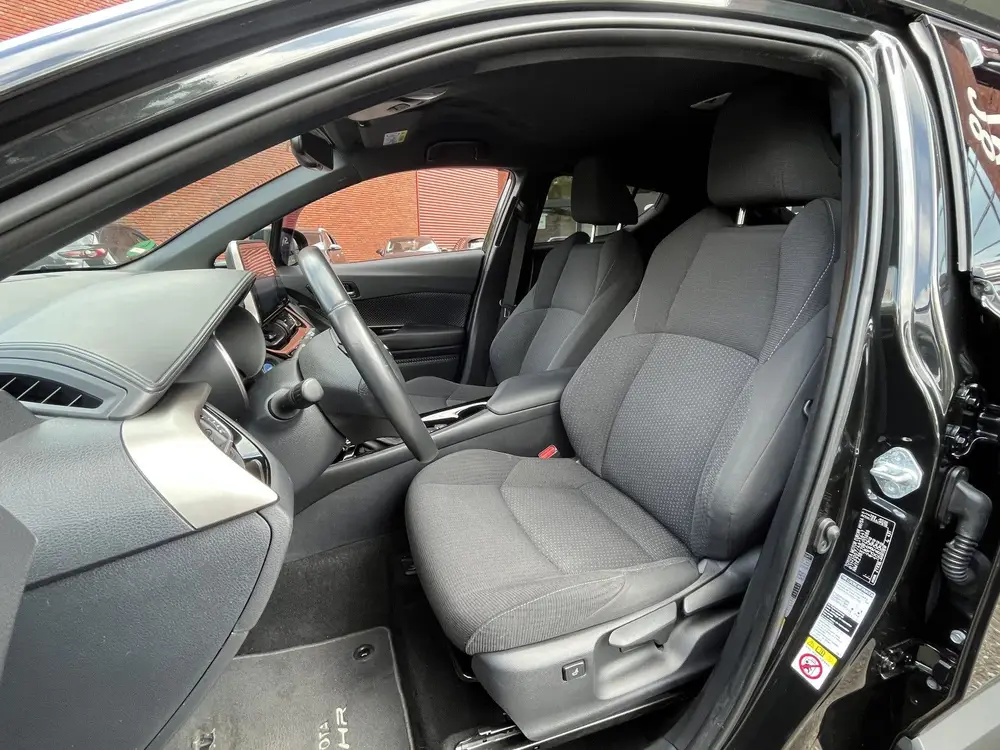 Toyota C-Hr 1.8 Hybrid Style // NAVI // CAMERA // ADAPTIVE C uit 2019, foto 11