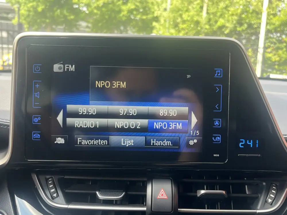 Toyota C-Hr 1.8 Hybrid Style // NAVI // CAMERA // ADAPTIVE C uit 2019, foto 18