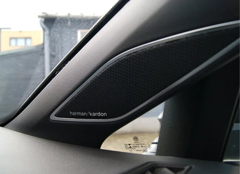 Volkswagen Golf 2.0 TSI GTI Panoramadak/Harman-Kardon/Matrix uit 2021, foto 4