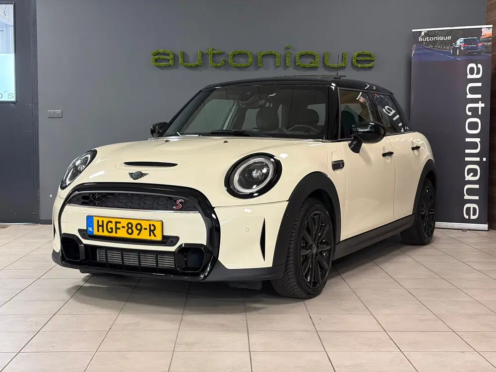 Mini Cooper S 2.0 Cooper S uit 2022, foto 2