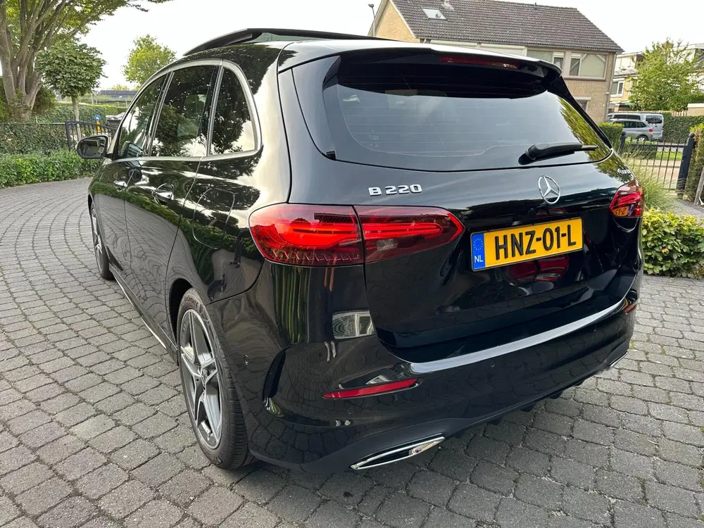 Mercedes-Benz B-Klasse B-klasse 220 4MATIC AMG uit 2023, foto 2