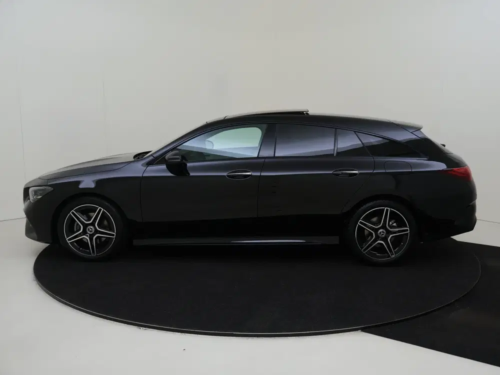 Mercedes-Benz CLA CLA 180 Shooting Brake Star Edition AMG LI uit 2025, foto 2