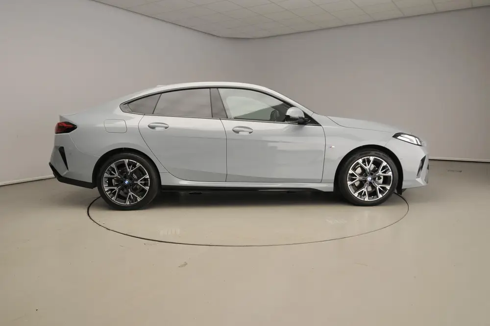 BMW 2-serie Gran Coupé 220 uit 2025, foto 4