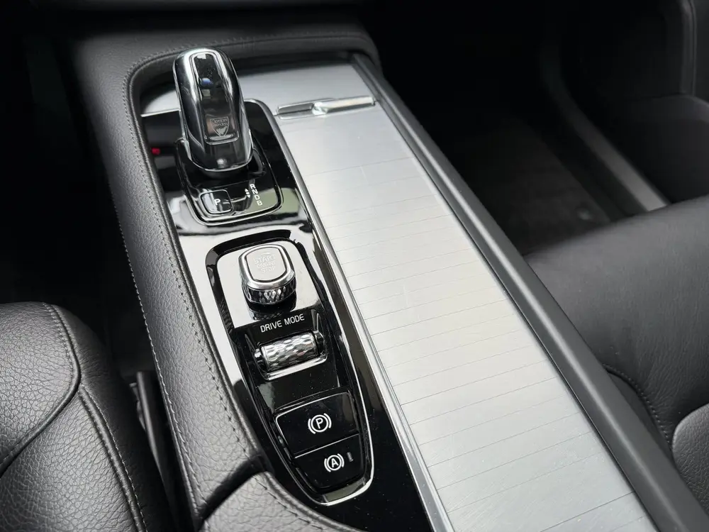 Volvo XC90 2.0 T8 Twin Engine AWD Momentum 7P Panorama dak T uit 2019, foto 15