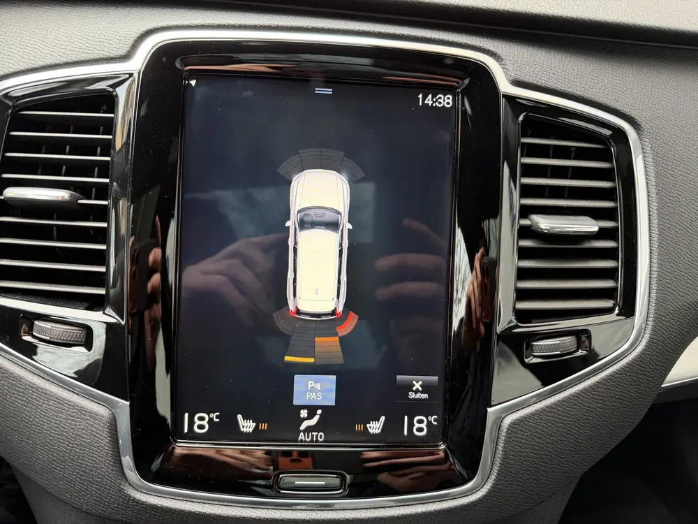Volvo XC90 2.0 T8 Twin Engine AWD Momentum 7P Panorama dak T uit 2019, foto 9