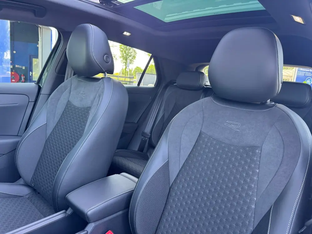 Volkswagen T-Roc 1.5 eTsi 2x R-Line First Edition Black Styl uit 2026, foto 19