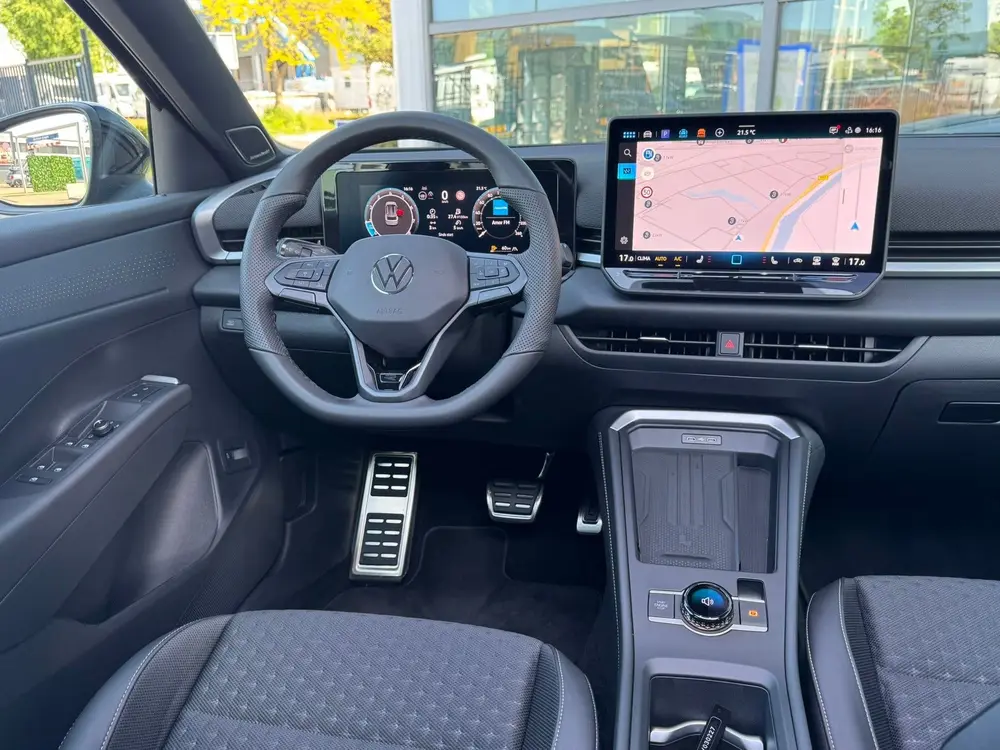 Volkswagen T-Roc 1.5 eTsi R-Line First Edition Black style H uit 2026, foto 5