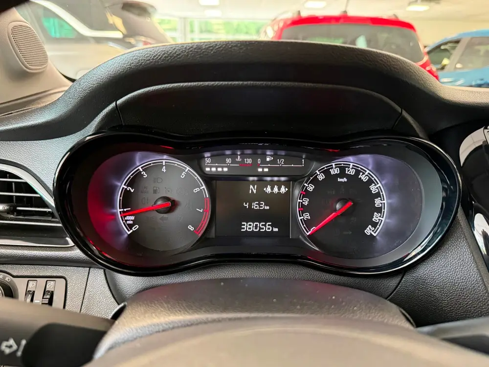 Opel Karl 1.0 Rocks Online Edition uit 2019, foto 11