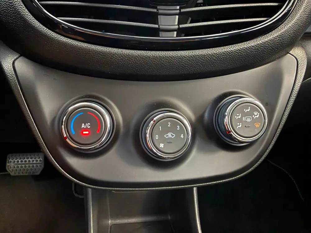 Opel Karl 1.0 Rocks Online Edition uit 2019, foto 15