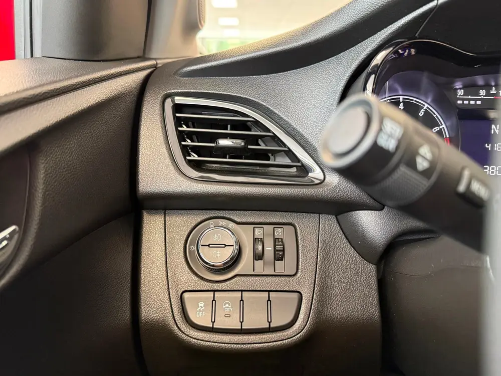 Opel Karl 1.0 Rocks Online Edition uit 2019, foto 18