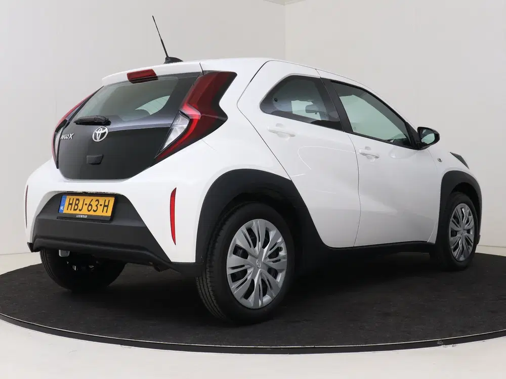 Toyota Aygo X 1.0 VVT-i MT Play demo uit 2025, foto 2
