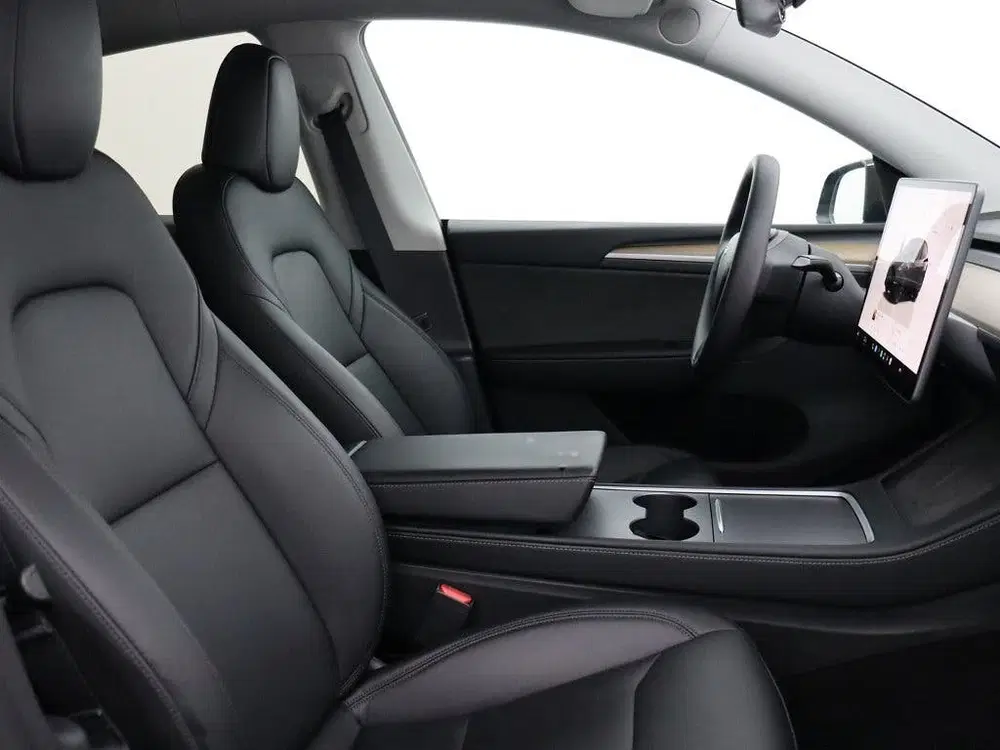 Tesla Model Y Long Range AWD uit 2024, foto 14