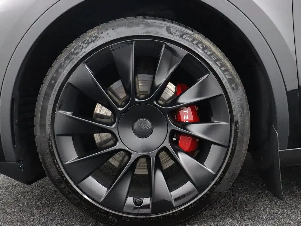 Tesla Model Y Long Range AWD uit 2024, foto 2
