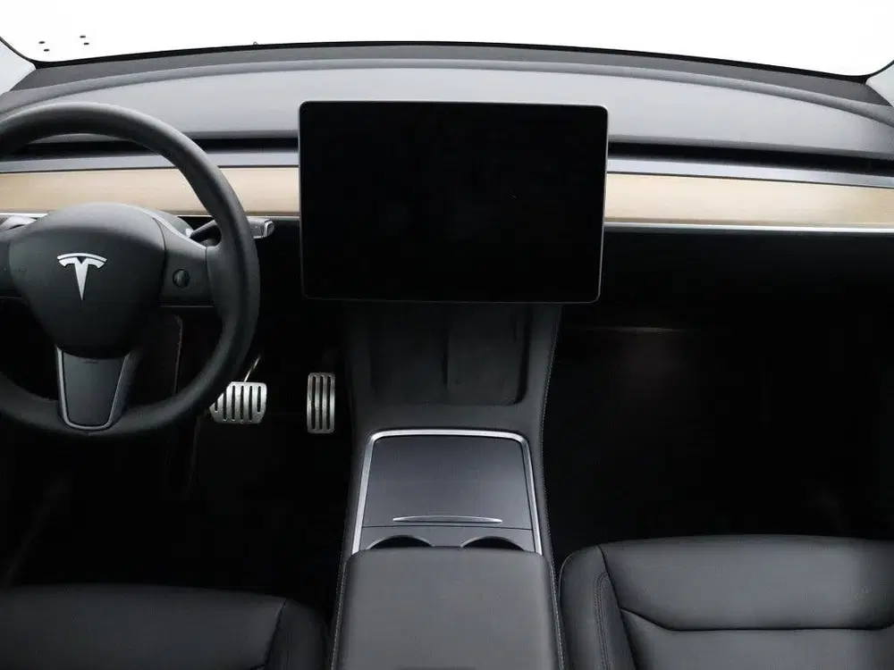 Tesla Model Y Long Range AWD uit 2024, foto 6