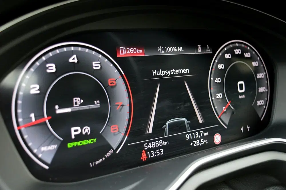 Audi A4 40 TFSI quattro S edition Competition Rijk uit 2024, foto 19