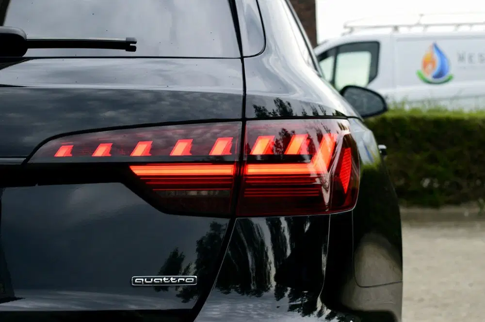 Audi A4 40 TFSI quattro S edition Competition Rijk uit 2024, foto 8