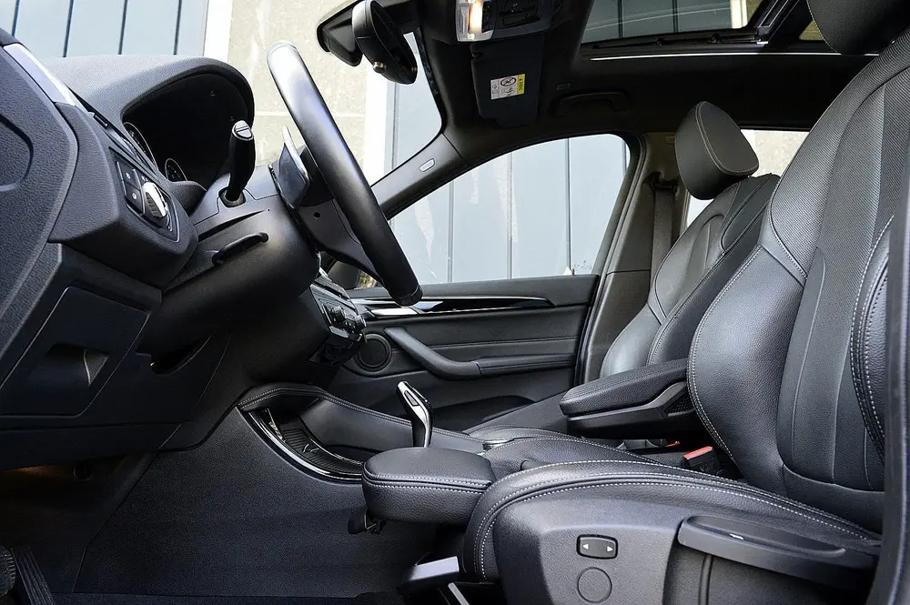 BMW X1 sDrive20i Orange Edition III Rijklaarprijs uit 2019, foto 13