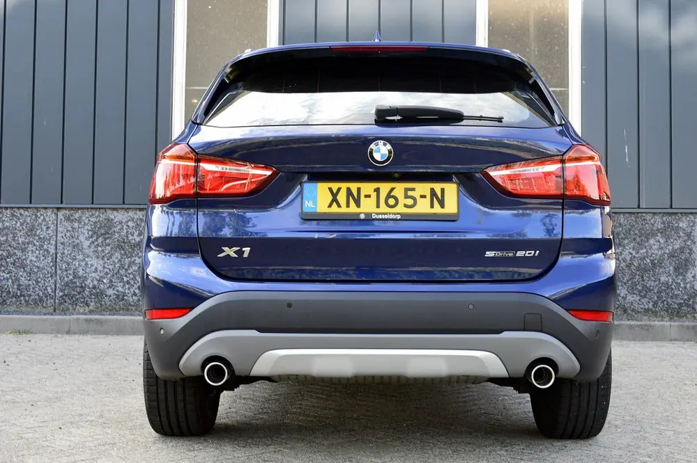 BMW X1 sDrive20i Orange Edition III Rijklaarprijs uit 2019, foto 4