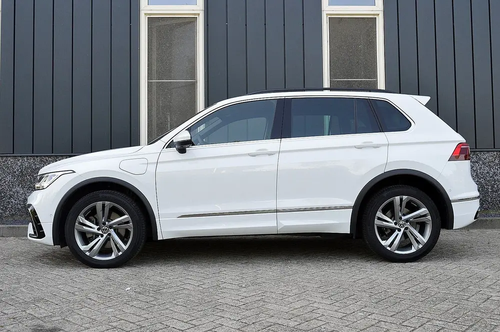Volkswagen Tiguan 1.4 TSI eHybrid R-Line Business+ SOH 88% R uit 2022, foto 2