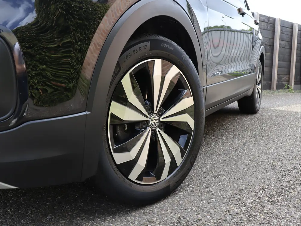 Volkswagen T-Cross 1.0 TSI Style NL-auto | LED | Carplay uit 2020, foto 2