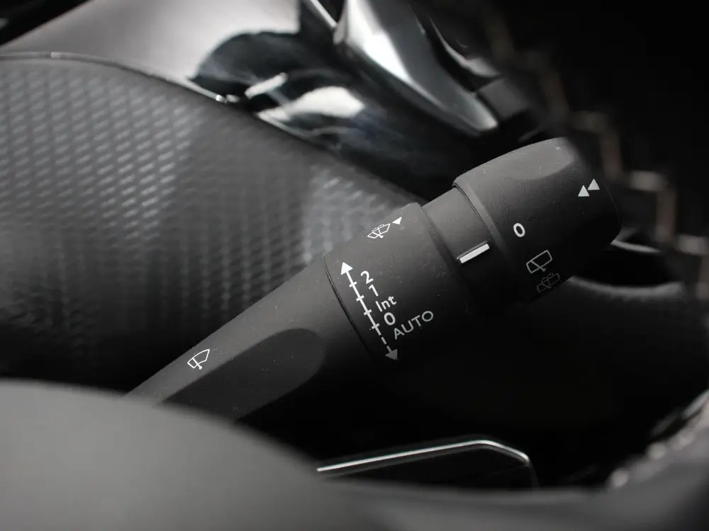 Peugeot 208 1.2 PureTech 110pk Automaat Allure Cruise uit 2019, foto 13