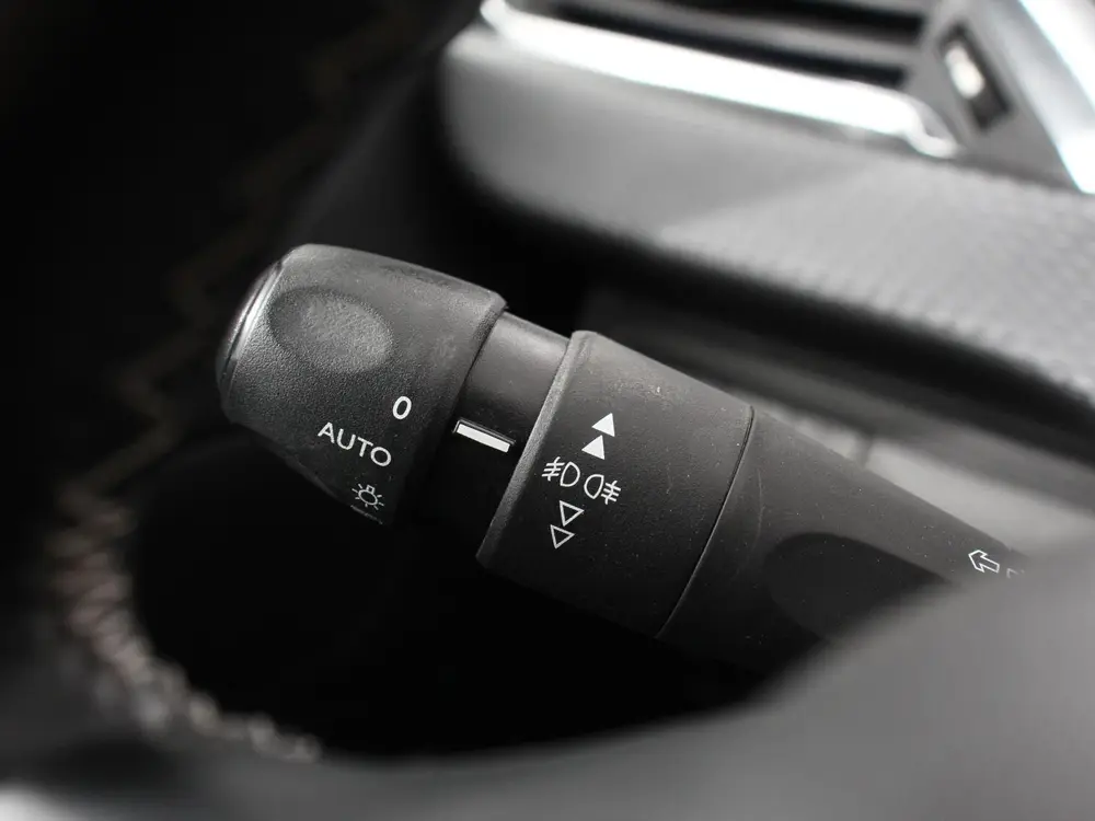 Peugeot 208 1.2 PureTech 110pk Automaat Allure Cruise uit 2019, foto 9