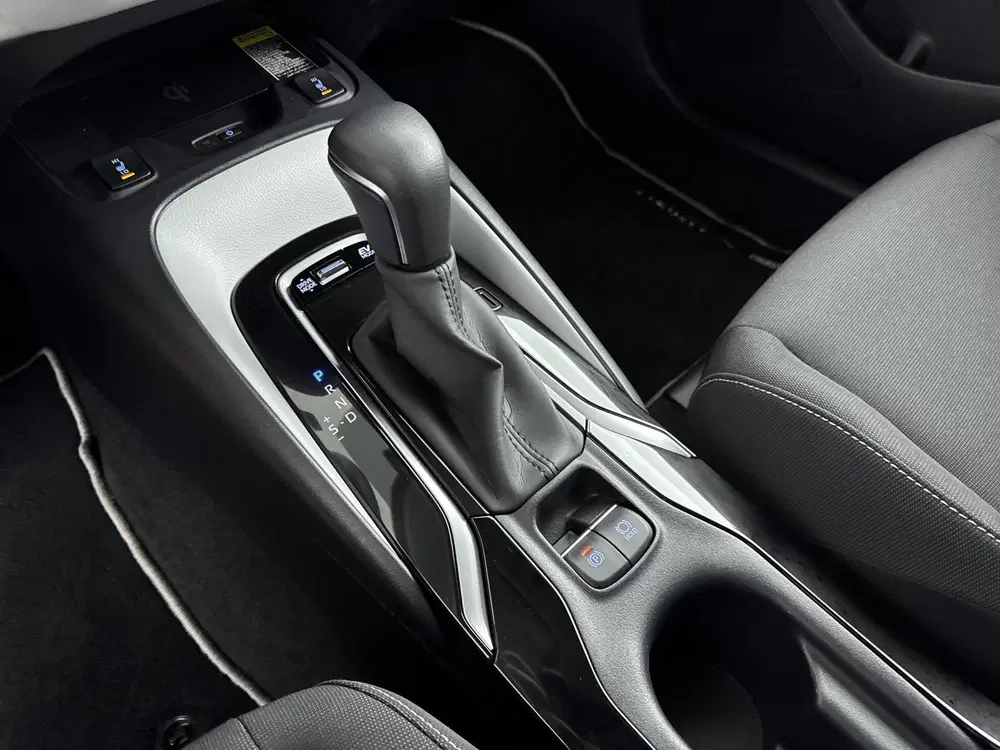 Toyota Corolla 2.0 Hybrid Dynamic uit 2022, foto 13
