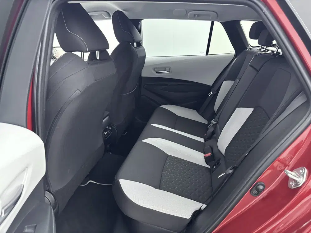 Toyota Corolla 2.0 Hybrid Dynamic uit 2022, foto 14