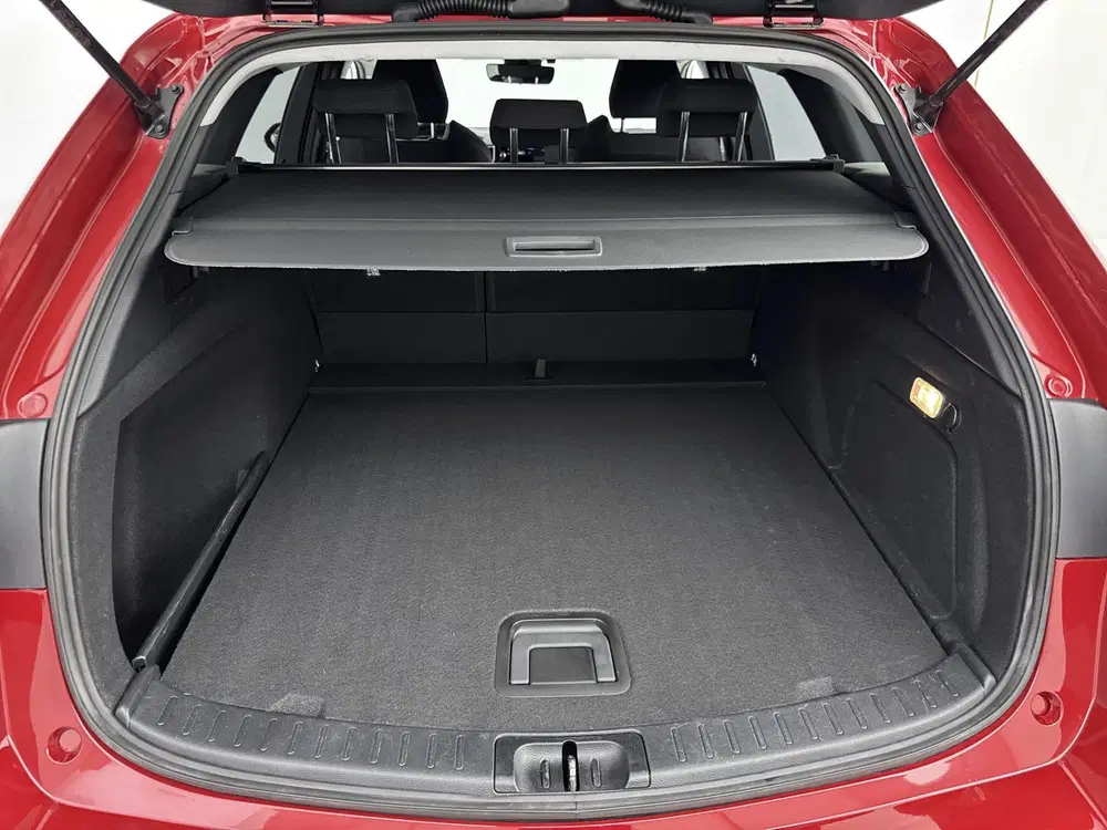 Toyota Corolla 2.0 Hybrid Dynamic uit 2022, foto 15