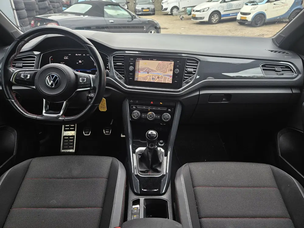 Volkswagen T-Roc 1.5 TSI Sport R-LINE NAVI PANODAK TEL LM PD uit 2020, foto 10
