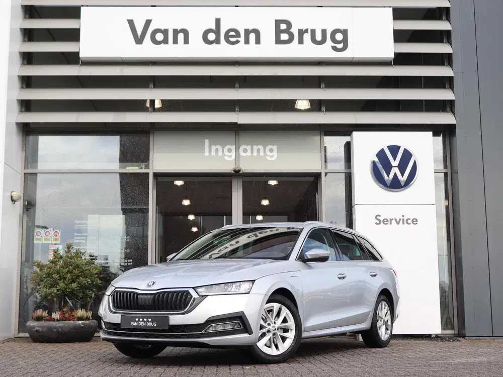 Skoda Octavia 1.4 TSI 204 pk DSG iV PHEV Style uit 2022, foto 3