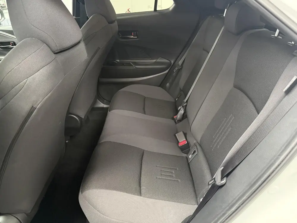 Toyota C-Hr 1.8 Hybrid 140 Business Plus uit 2025, foto 2