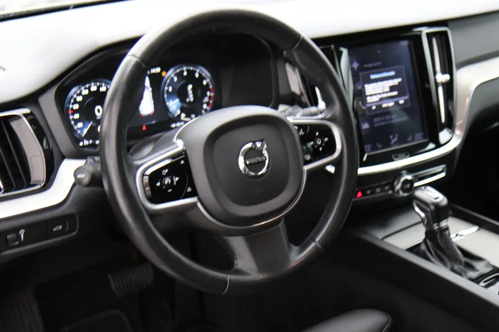 Volvo V60 2.0 T5 Inscription Carplay Trekhaak Navi Cruise ! uit 2019, foto 14