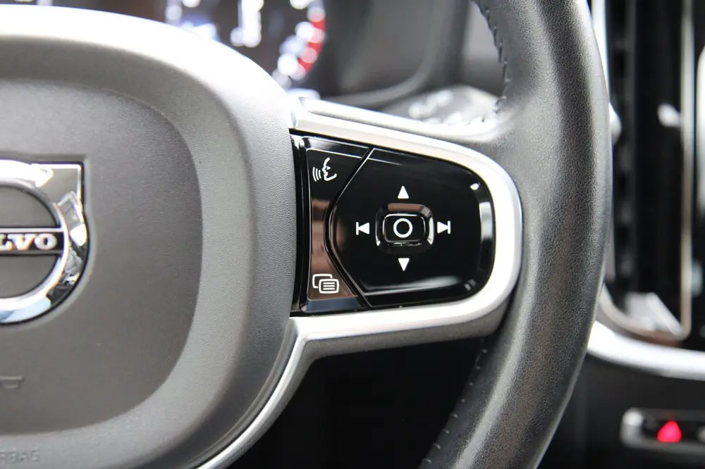 Volvo V60 2.0 T5 Inscription Carplay Trekhaak Navi Cruise ! uit 2019, foto 17