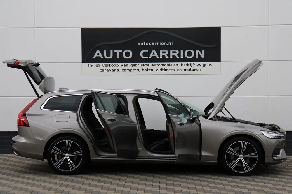 Volvo V60 2.0 T5 Inscription Carplay Trekhaak Navi Cruise ! uit 2019, foto 3