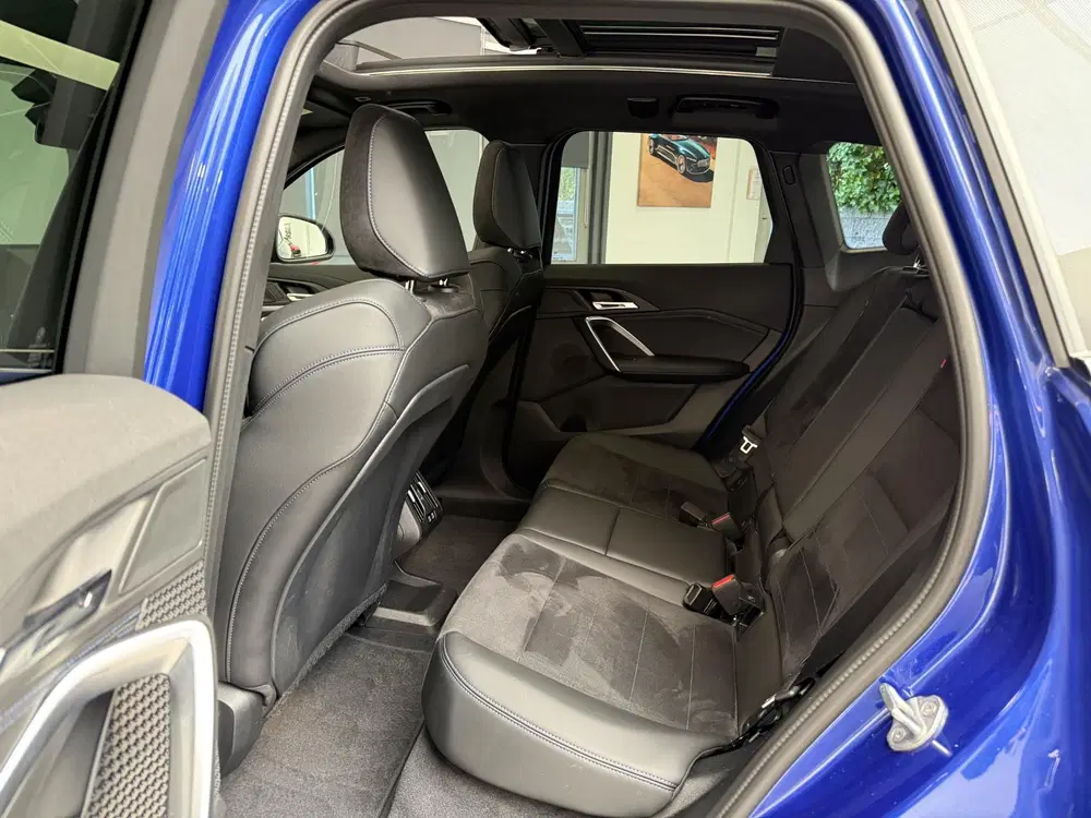 BMW iX1 eDrive20 67 kWh M-Sport uit 2024, foto 15