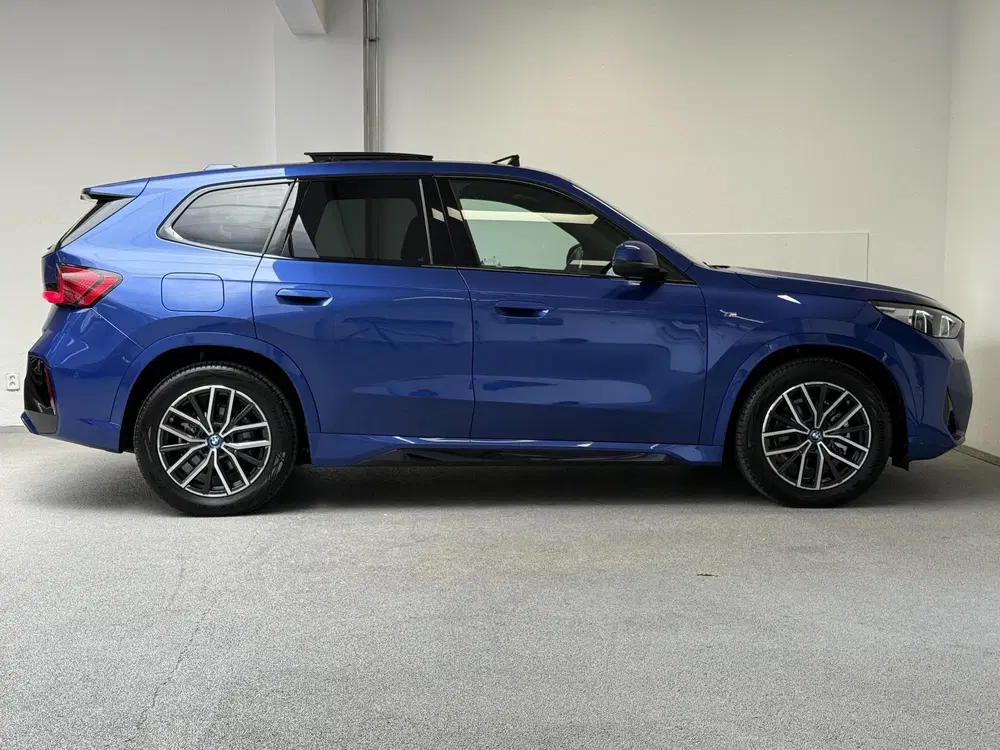 BMW iX1 eDrive20 67 kWh M-Sport uit 2024, foto 8