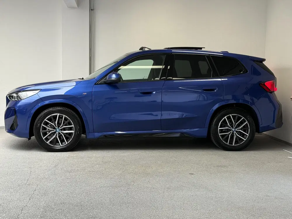 BMW iX1 eDrive20 67 kWh M-Sport uit 2024, foto 9