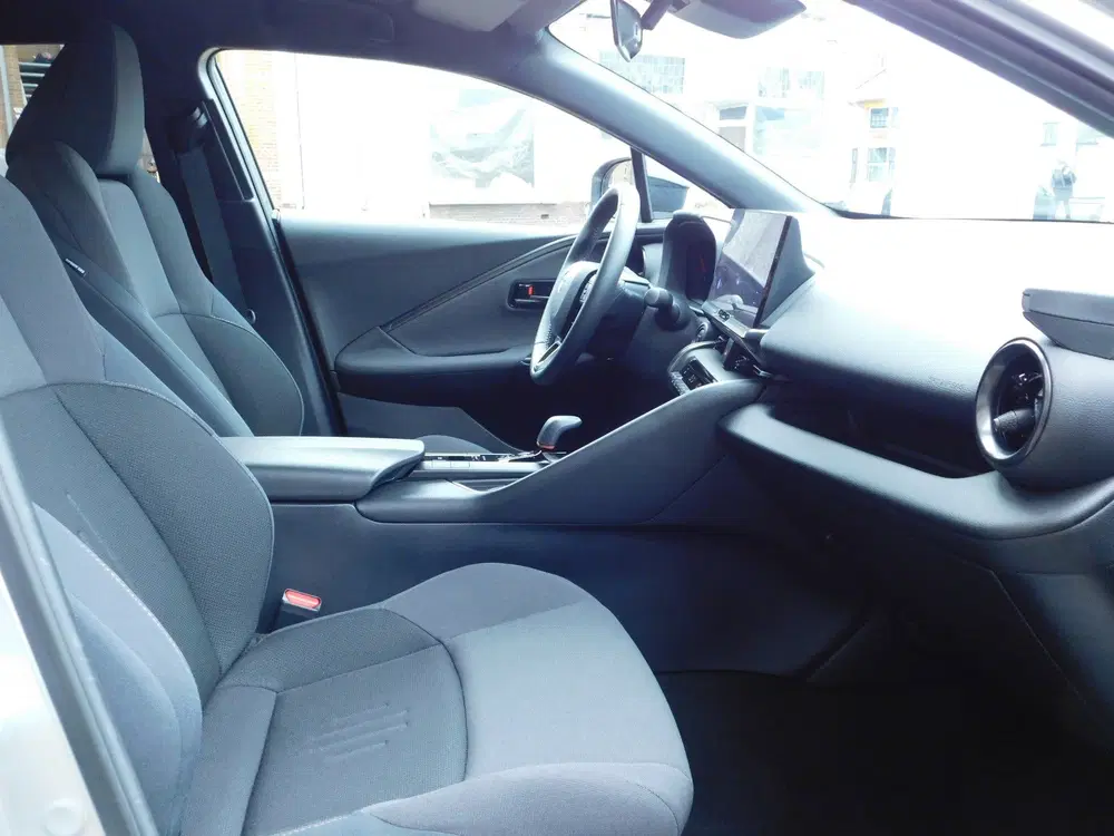 Toyota C-Hr 1.8 Hybrid 140 First Edition uit 2025, foto 15