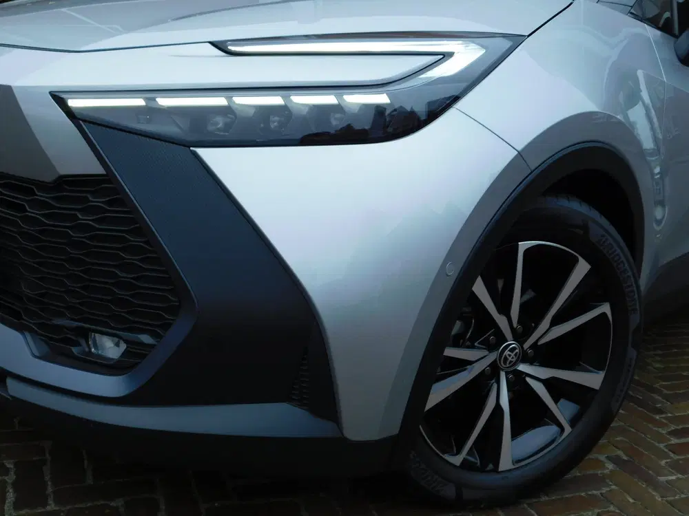 Toyota C-Hr 1.8 Hybrid 140 First Edition uit 2025, foto 2