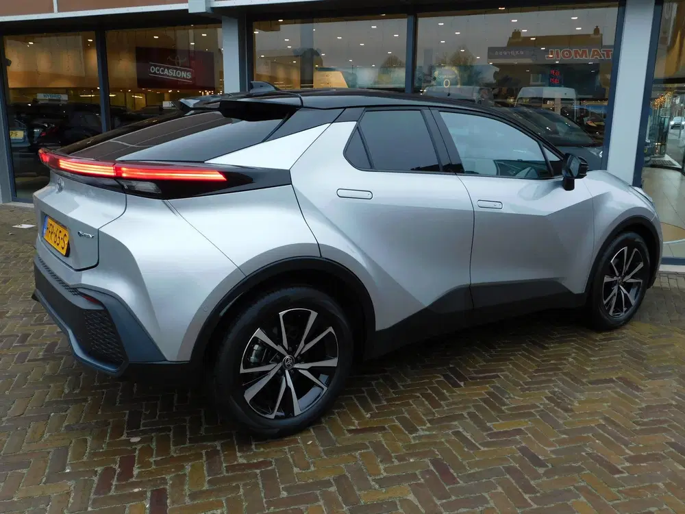 Toyota C-Hr 1.8 Hybrid 140 First Edition uit 2025, foto 6