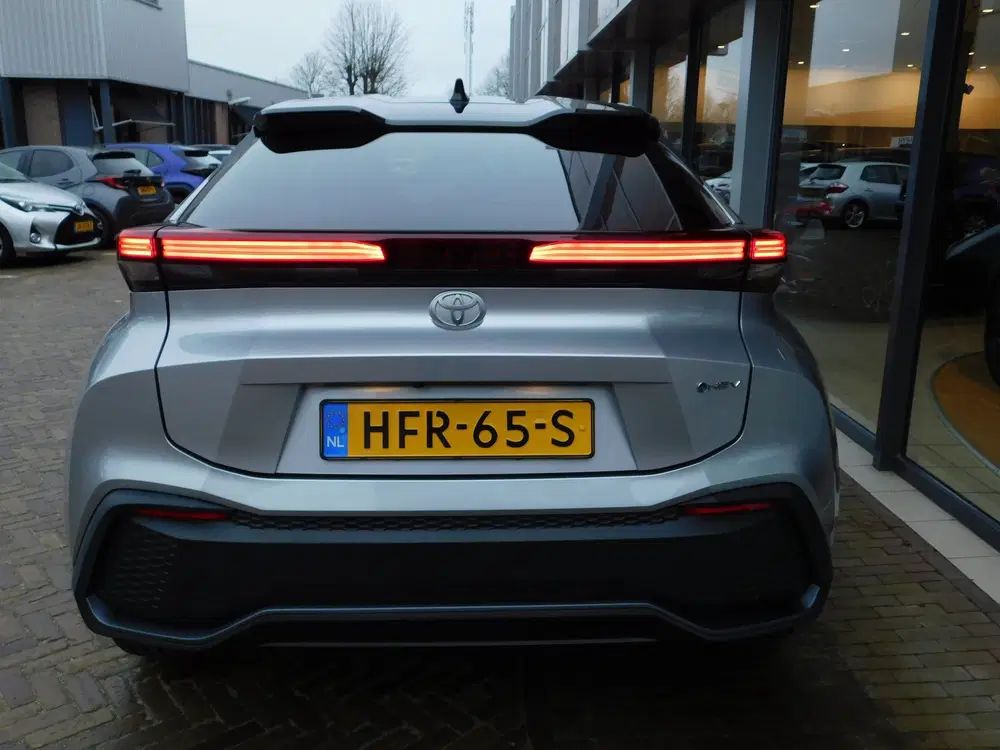 Toyota C-Hr 1.8 Hybrid 140 First Edition uit 2025, foto 7