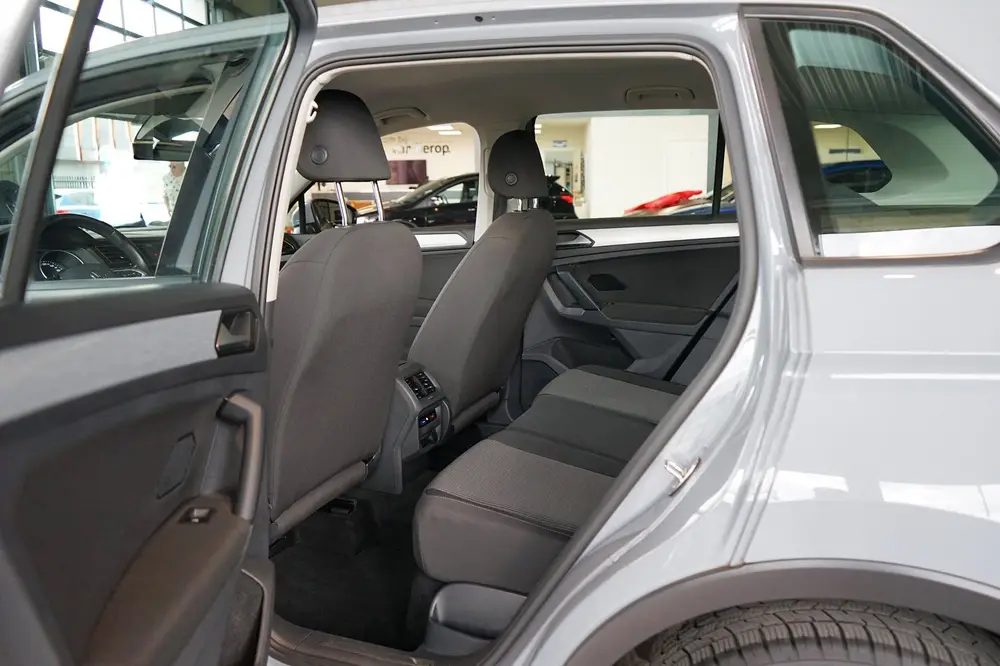 Volkswagen Tiguan 1.5 TSI Life EERSTE EIGENAAR | STOELVERWAR uit 2021, foto 6